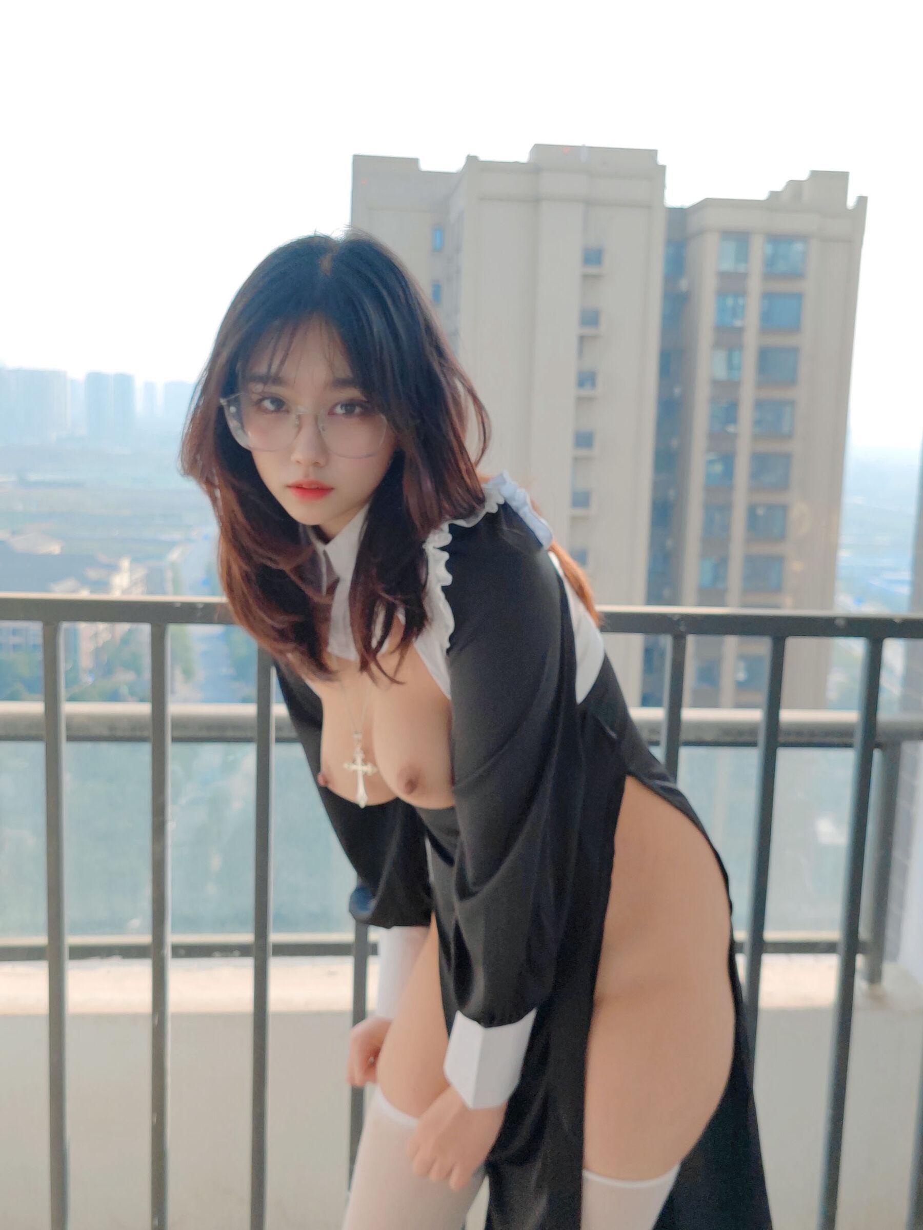 国模套图 Ceason Photography《修女服》(47)