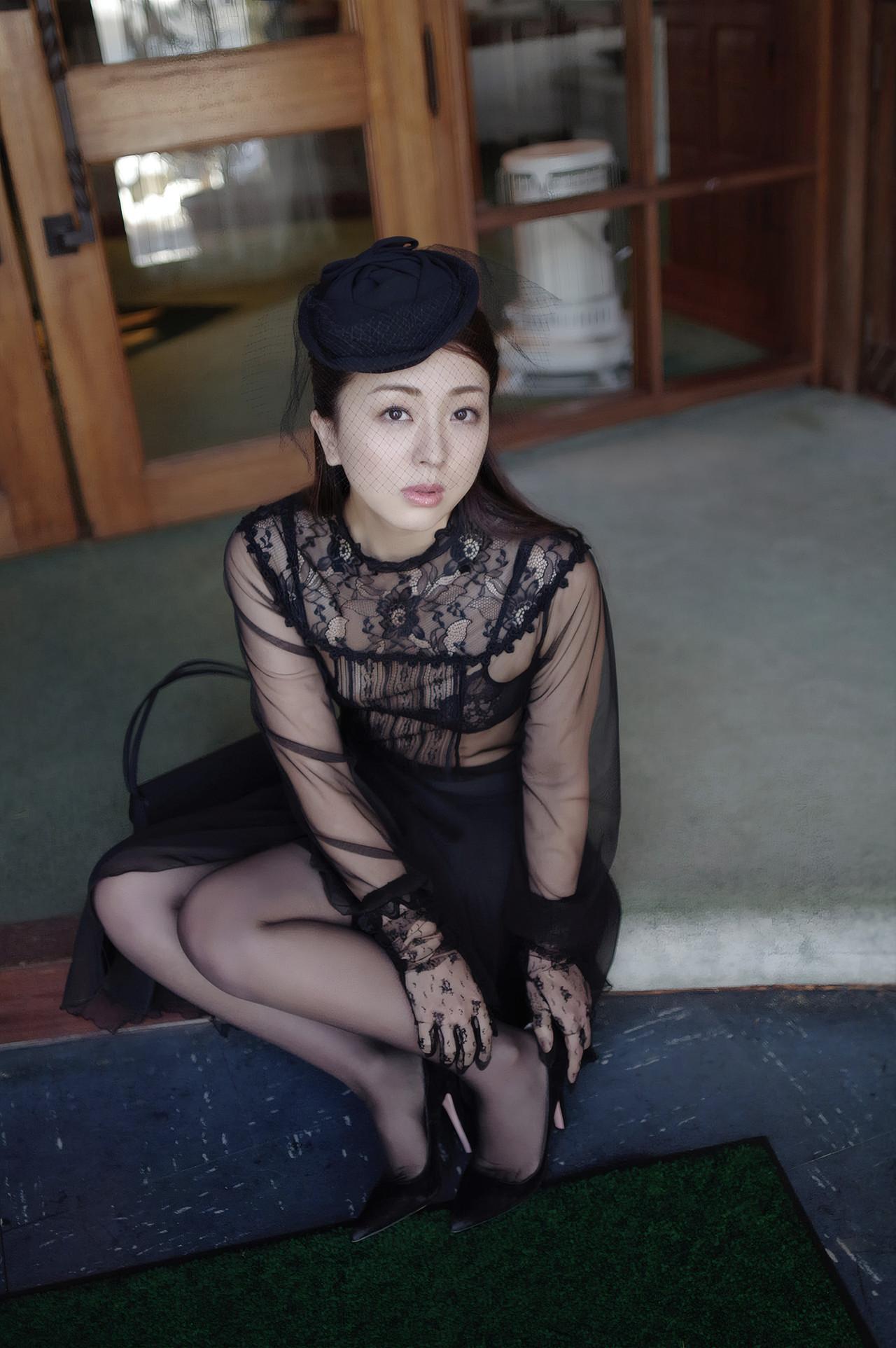 Shoko 祥子, 週刊現代デジタル写真集 謎の美女 「最期の旅」 Set.03(2)