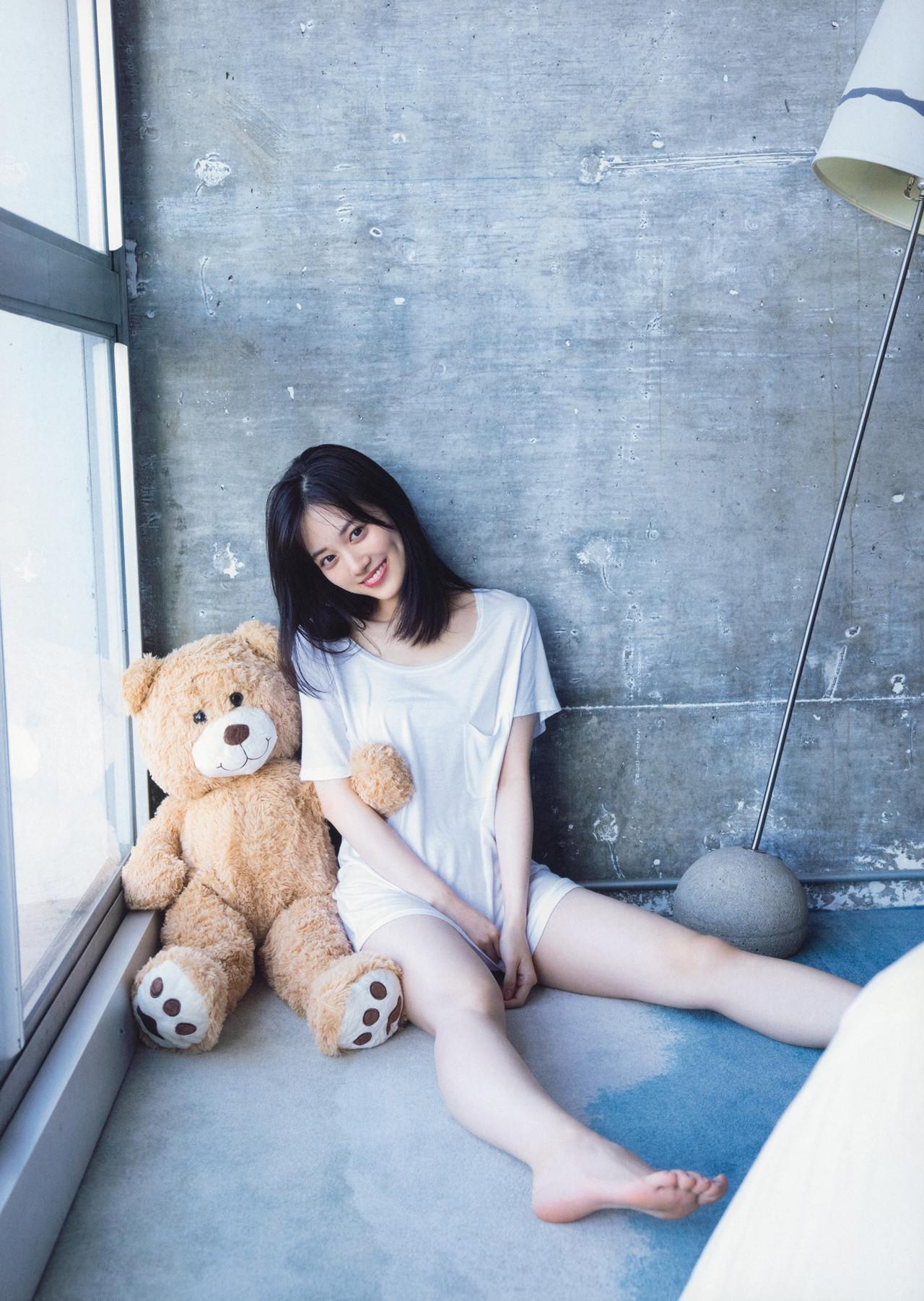 Mizuki Yamashita 山下美月, 2nd 写真集 「ヒロイン Heroine」 Set.01(14)