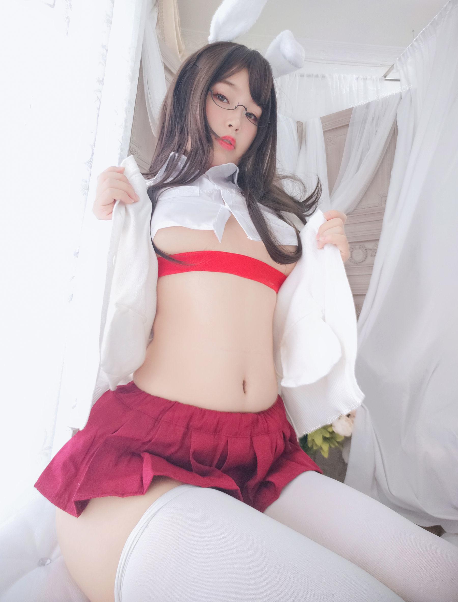 [网红COSER] 萌系小姐姐-白烨- – 发情期 写真集(44)