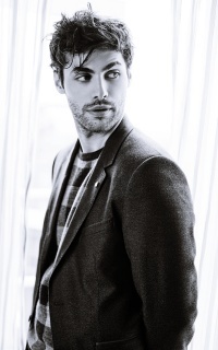 Matthew Daddario DL6CG3dP_o