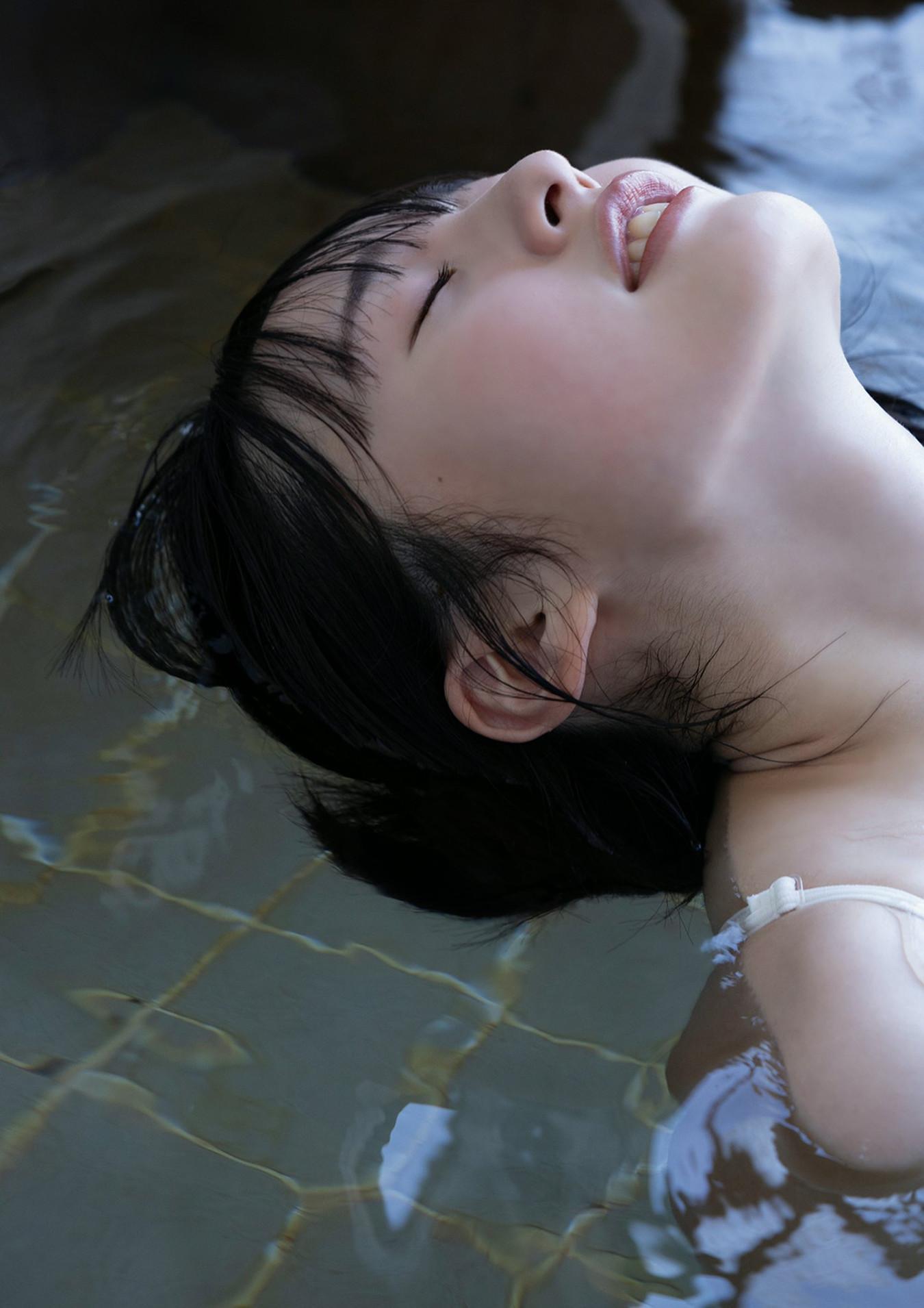 Miu Shirahama 白濱美兎, BRODYデジタル写真集 「君にハレルヤ！」 Set.02(7)