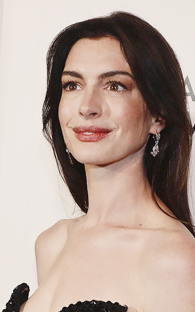 Anne Hathaway Bw5OevJM_o