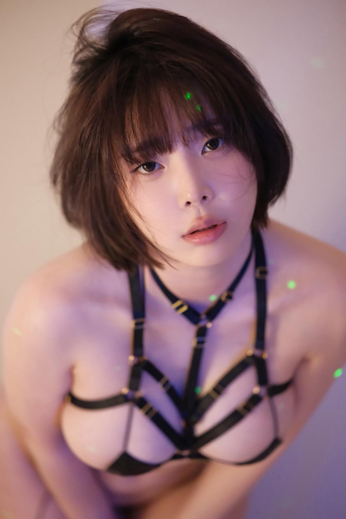 Kang Inkyung 강인경, Photobook ‘Halloween’ Set.02(19)
