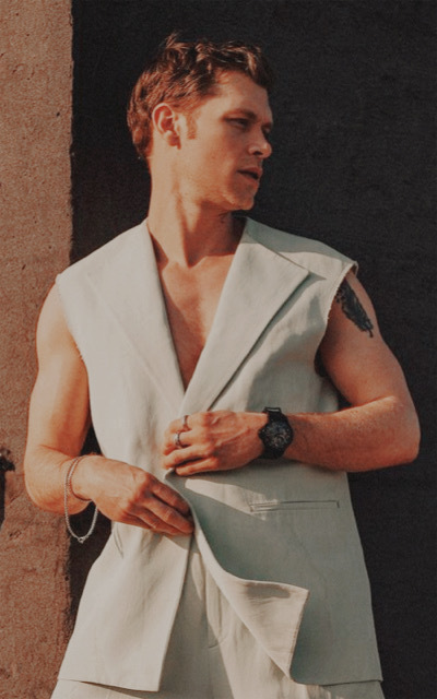 Joseph Morgan DaQxVs3U_o