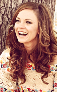 Rachel Boston Up7gnJhp_o