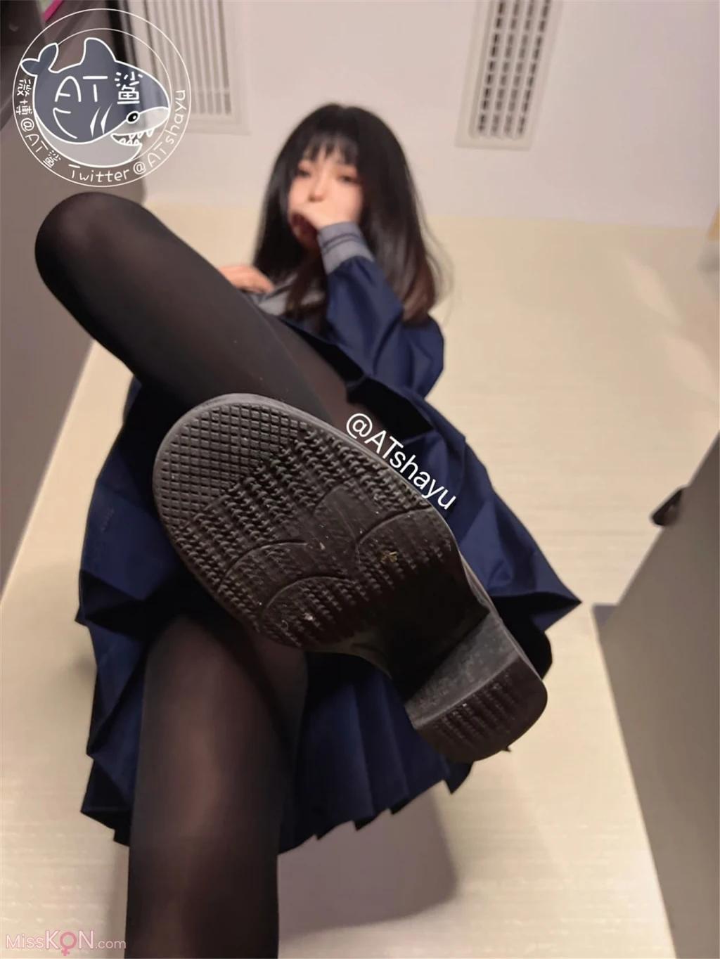 Coser@AT鲨: JK黑丝 (41 photos)(37)