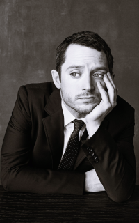 Elijah Wood WNwqKoMc_o