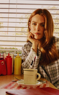 Riley Keough - Page 2 HpNlL1Zo_o