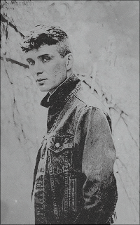 Ezra Riain