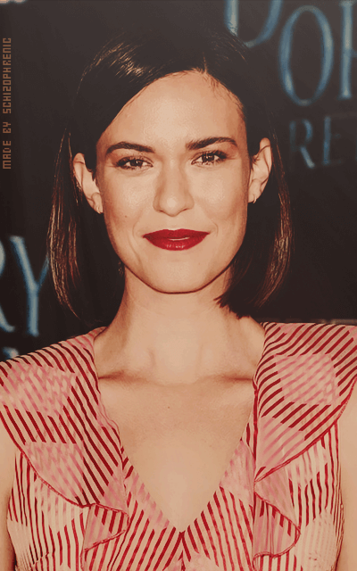 Odette Annable Bh9ab5fQ_o