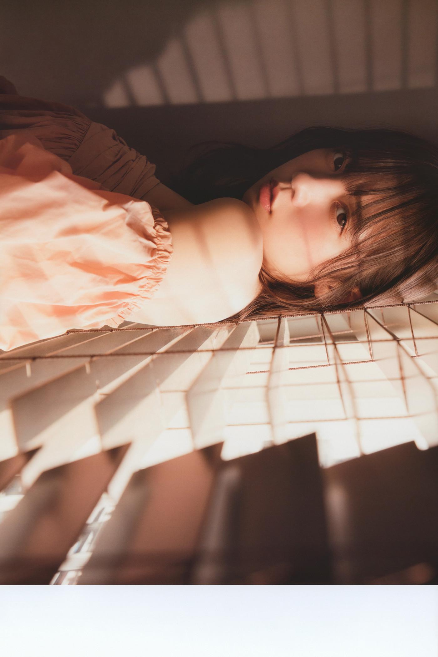 Kyoko Saito 齊藤京子, WHITE Graph 009 Set.03(18)