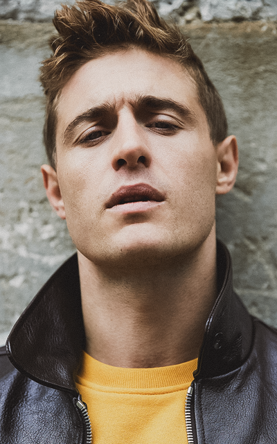 Max Irons VRhqcIbX_o