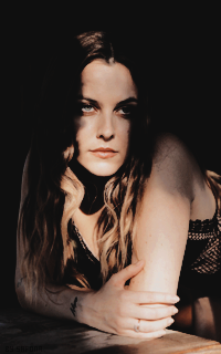 Riley Keough - Page 2 18GXjh0I_o