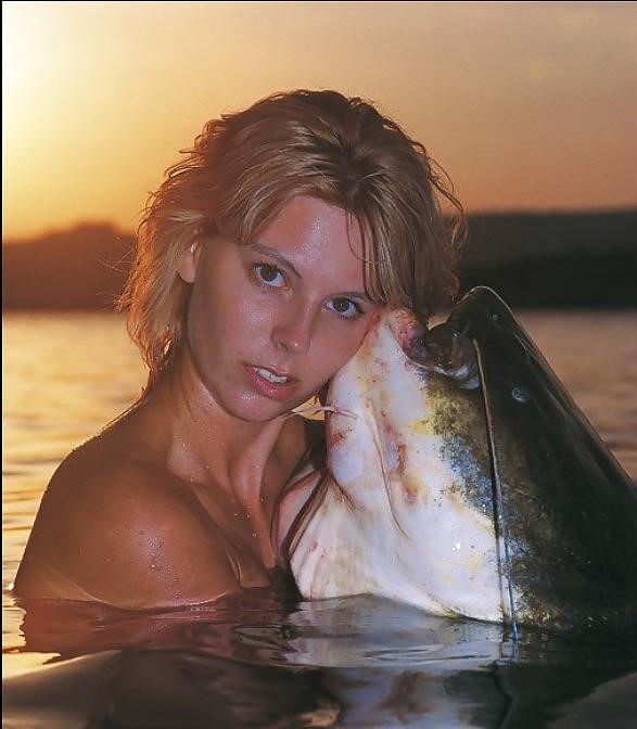Naked women fishing pictures-4178
