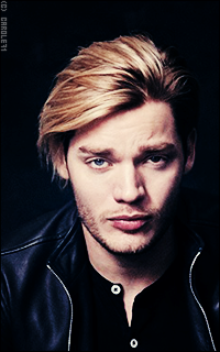 Dominic Sherwood FRpwrDXH_o