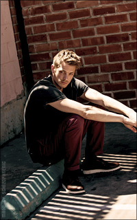 Joel Kinnaman YK0x8Nvj_o