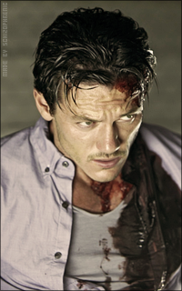 Luke Evans TVh4DYqe_o