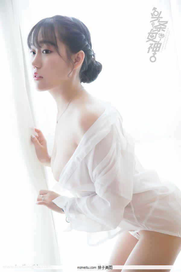 TouTiao头条女神陈亦菲-豆蔻花颜大尺度写真(17)