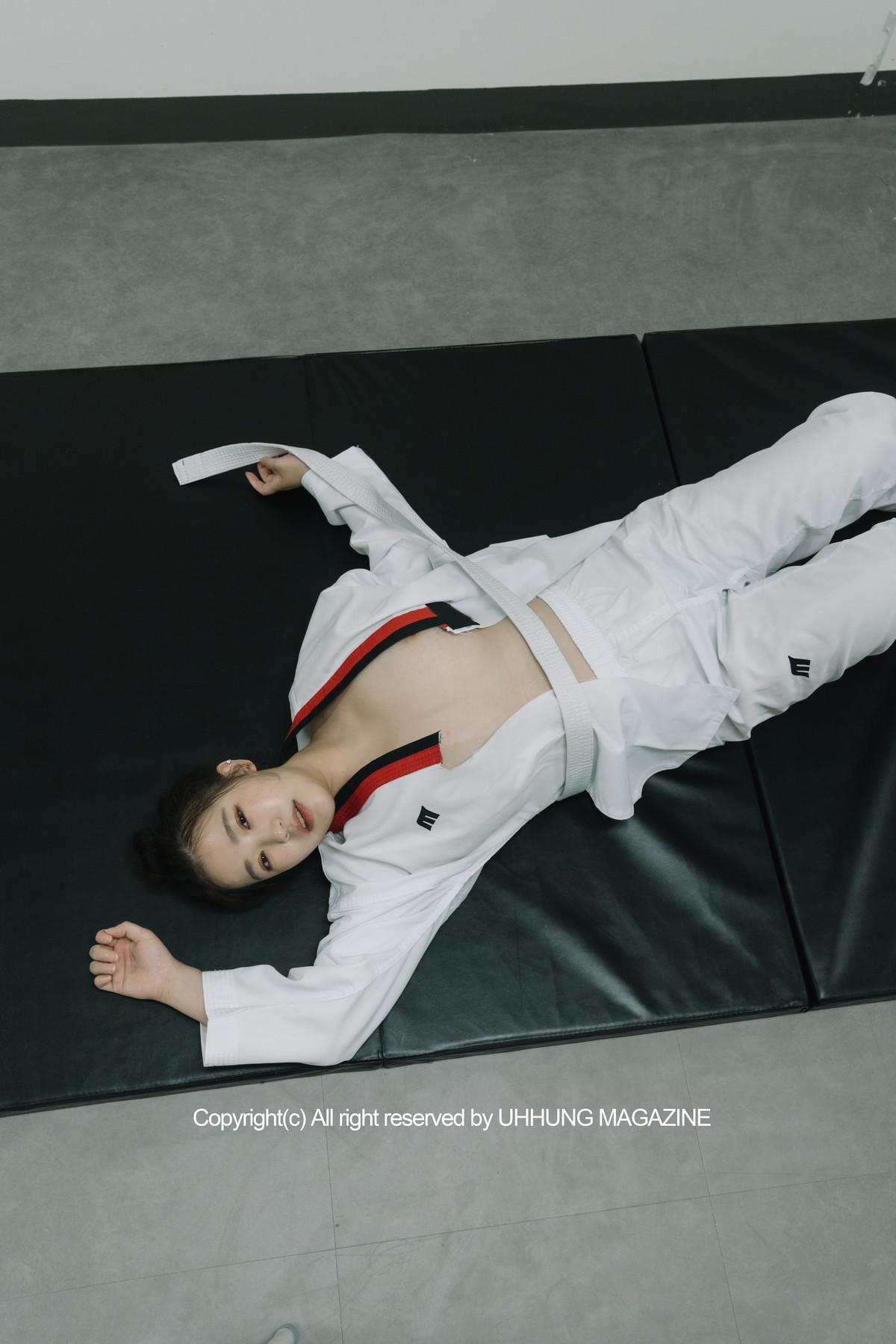 Jenn 젠, UHHUNG Magazine Vol.01 Taekwondo Set.03(23)