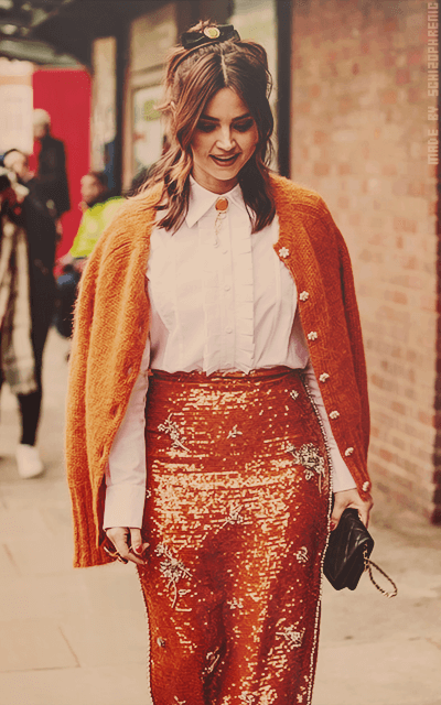 Jenna Coleman 9xSmaifa_o