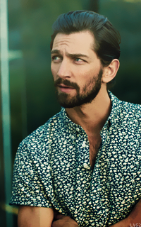 Michiel Huisman ML0gWBii_o