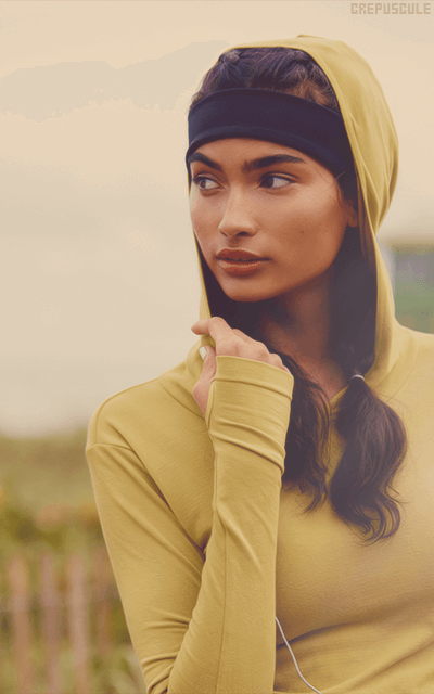 Kelly Gale - Page 7 QPTf1UdG_o