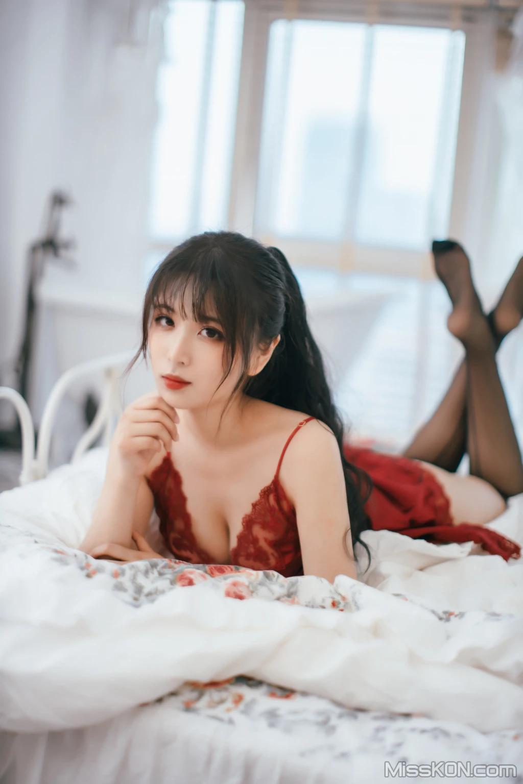 Coser@轩萧学姐: Claret (28 photos)