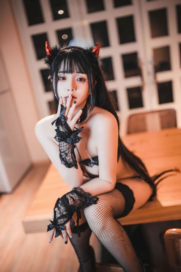 福利姬落落Raku–Trick or Treat不给糖就捣蛋(21)