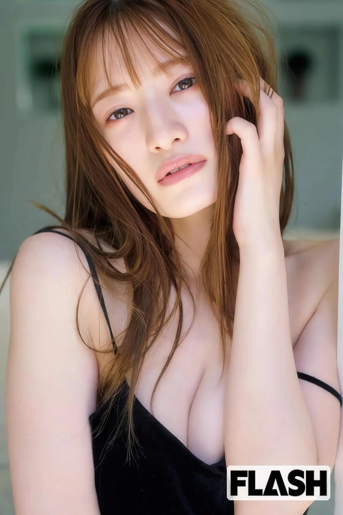 Kana Nakada 中田花奈, FLASH 2025.09.09 (フラッシュ 2025年9月9日号)(13)