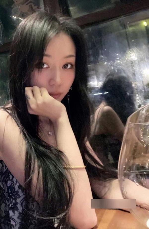 露出系人妻@彤彤乖 私拍尺度作品合集(22)