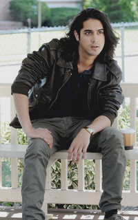 Avan Jogia IZmPQRVR_o