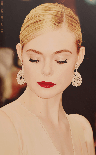 Elle Fanning GrYGLFwW_o