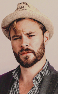 Patrick Flueger MIP2nkFu_o