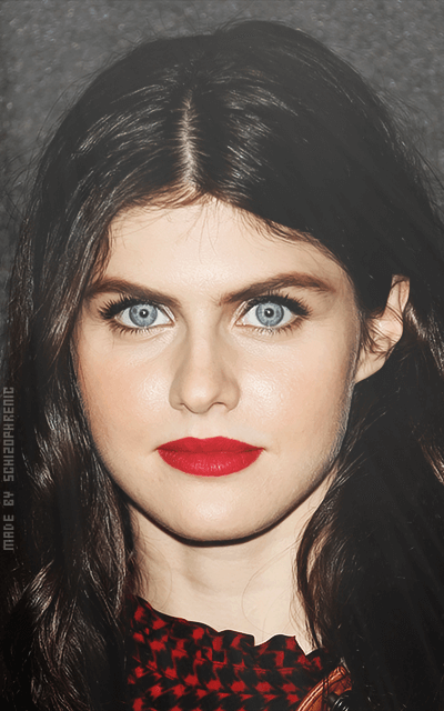 Alexandra Daddario ELUt0t9e_o