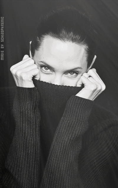 Angelina Jolie 0Au3y64M_o
