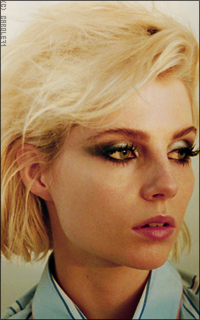 Lucy Boynton Ygi0k26w_o