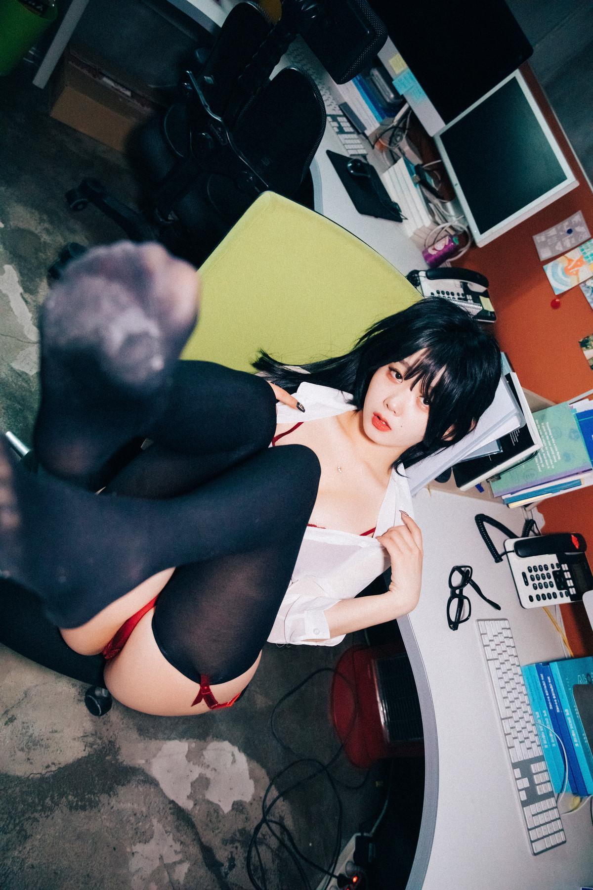 ZIA.Kwon 권지아, Loozy ‘Office Slave’ Set.02(11)