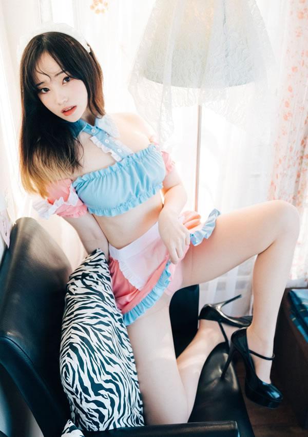 可爱女生Bambi - 红蓝白女仆装(13)