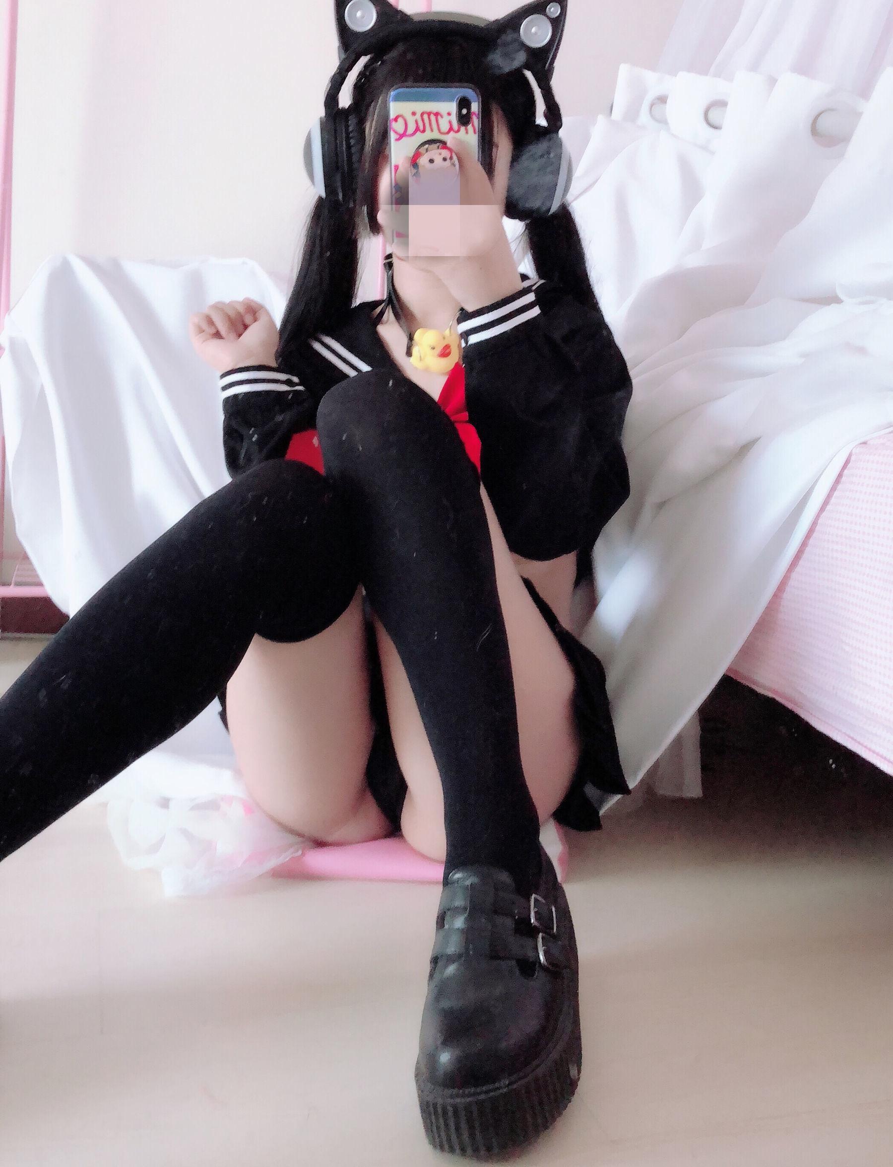 [网红COSER] 桜井宁宁 – 半乳制服 写真集(51)