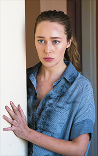 Alycia Debnam Carey NGLTjvDM_o