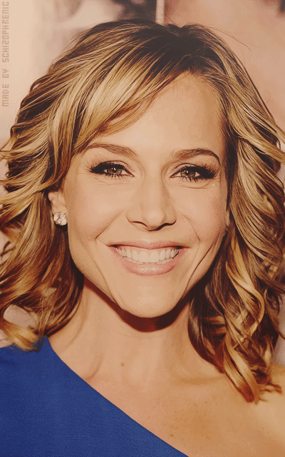 Julie Benz QCBJcbsv_o