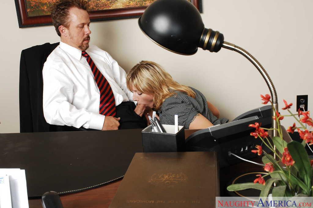 Blonde secretary Velicity Von seduces her boss for sex in his office(4)