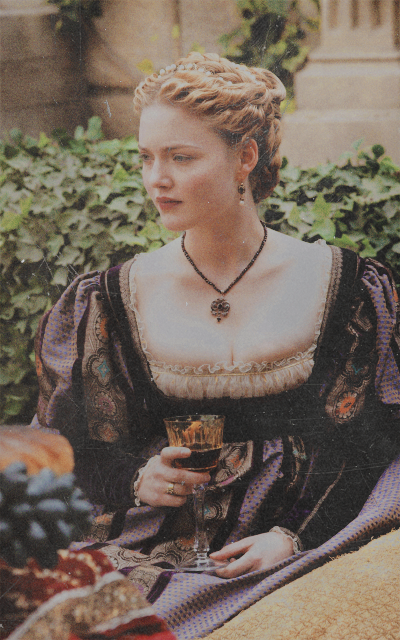 Holliday Grainger SaCeoXqk_o