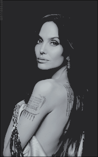 Angelina Jolie EQmiACmq_o