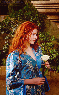 Rachel Hurd Wood YQ8VX8li_o