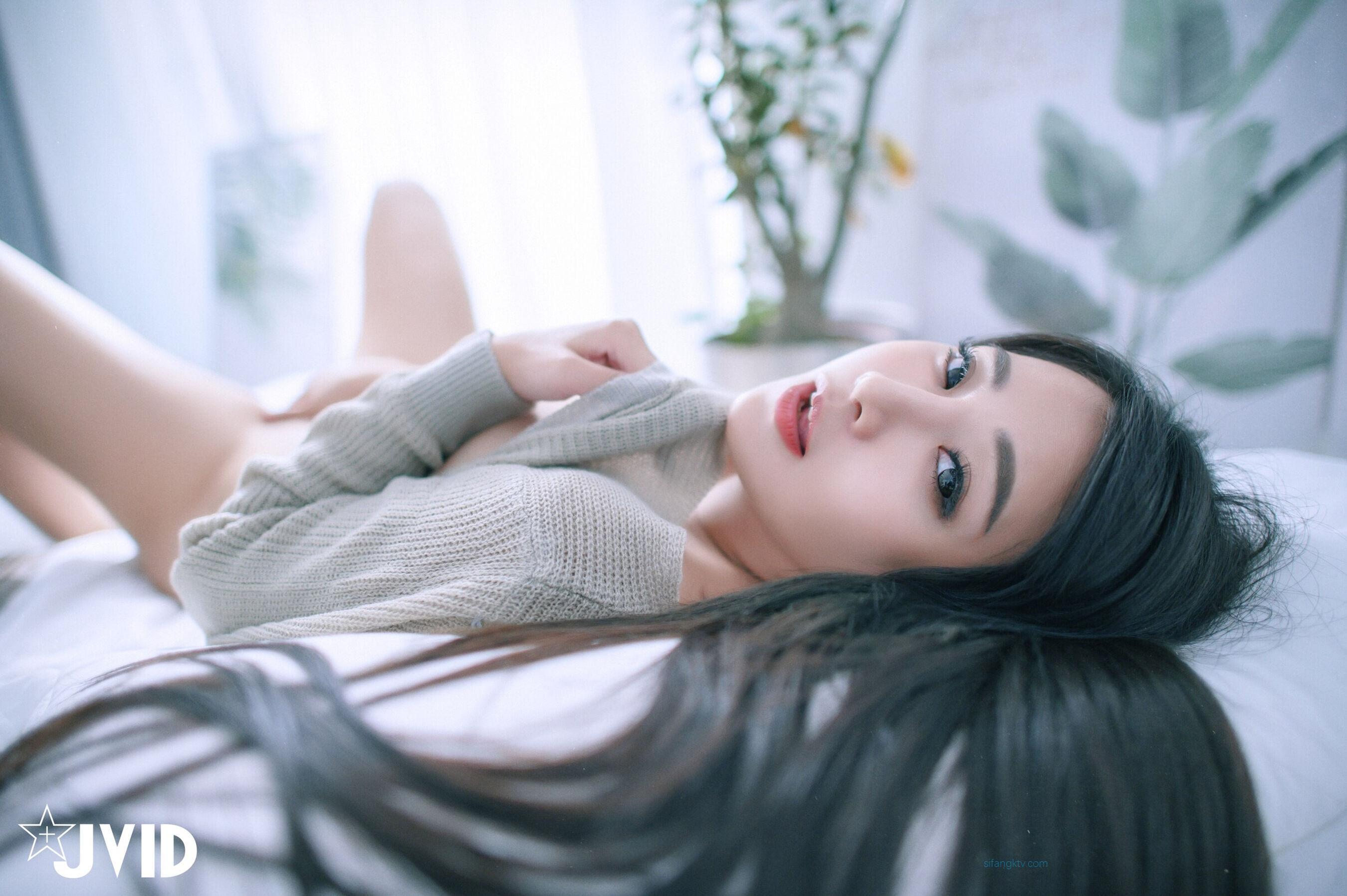 JVID 乐乐《秘书制服巨乳OL 究极蜜桃臀》(41)