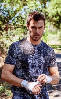 Ryan Guzman MLnGMwTz_o