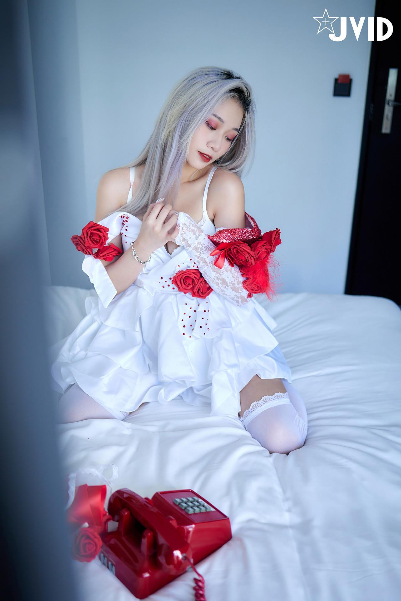 JVID Verna 「萬聖節鬼魅之月」 第五人格調香師Verna性感解密 隱藏版影片 Set.01(21)