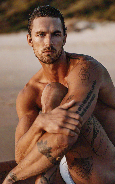 christian hogue - Page 2 KyTQM0Rm_o